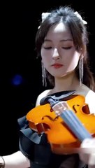 Para salvar a su familia, cenicienta se casa con el CEO que la odia