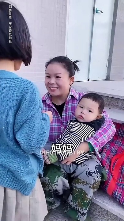 बेचारी_माँ_की_भूख___Hungry_Mother_And_Her_Kids____#shorts_#story_#hindi(720p)