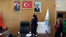 DEM'li Belediye Başkanı Cumhurbaşkanı Erdoğan'ın fotoğrafını indirmişti! Tepki çeken görüntüler ortaya çıktı