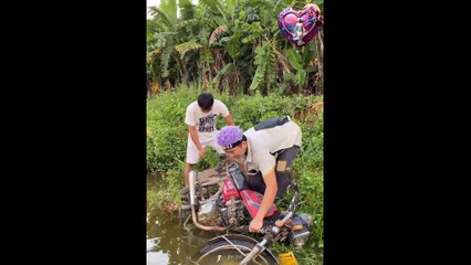 Funny entertainment video by Naveed Arain