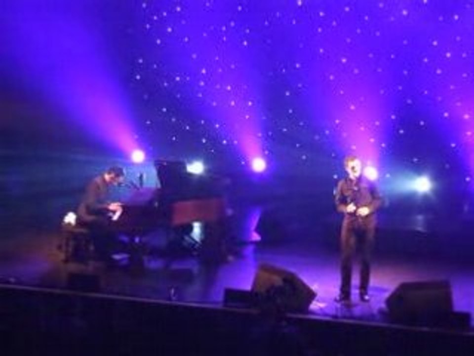 Famous Blue Raincoat (fin) - AaRON