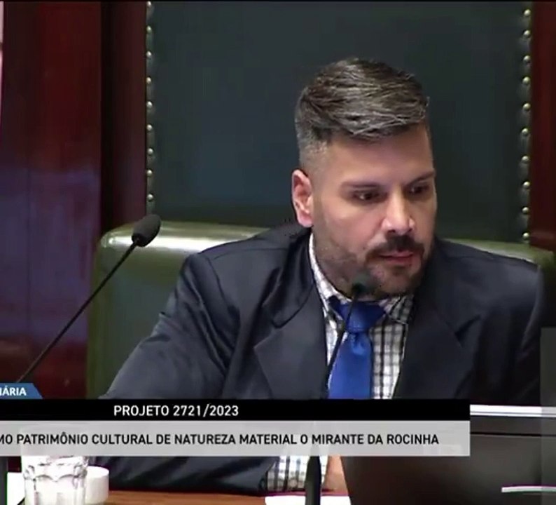 Vereador do Rio é flagrado no banheiro durante sessão da Câmara