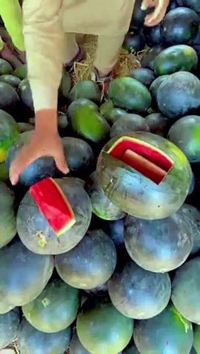 Tarbooz_Mein__Sonay_Ka_I_Phone(360p)