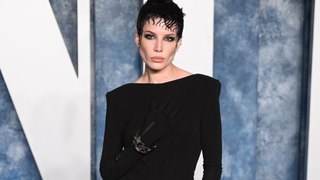 Halsey is suffering from Lupus and a rare lymphoproliferative disorder