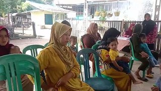 Pemeriksaan Balita dan Ibu Hamil di Desa Bangsal
