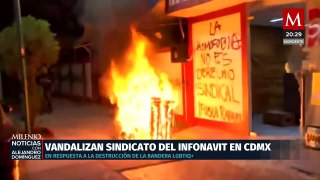 Vandalizan sindicato del Infonavit en CdMx tras retirar bandera LGBTIQ+