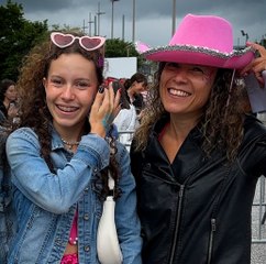 Lou et les fans de Taylor Swift à Lyon : une expérience inoubliable 🎤