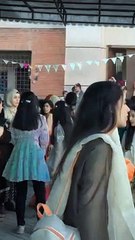 Sab Ham dost ek sath lahaur mein hai