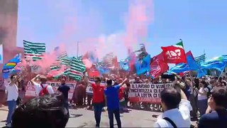 Protesta lavoratori Abramo a Catanzaro