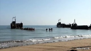 D-Day, i soldati sbarcano a Gold Beach suonando le cornamuse
