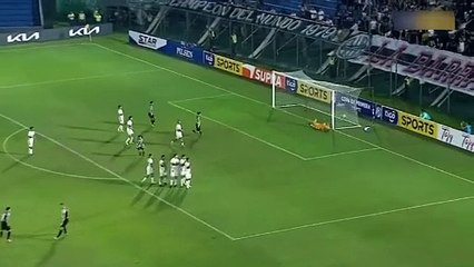 Trabzonspor'un eski yıldızı Cardozo, yıllara meydan okudu! Muhteşem frikik golü!