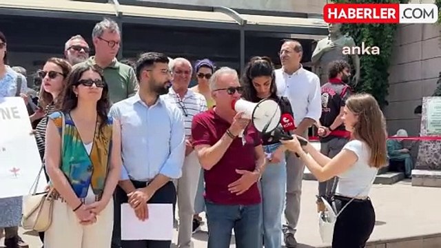 İzmir'de Hakkari Belediye Başkanının görevden alınması protesto edildi