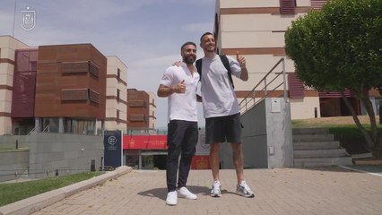 Los campeones de Europa llegan a la concentración de España