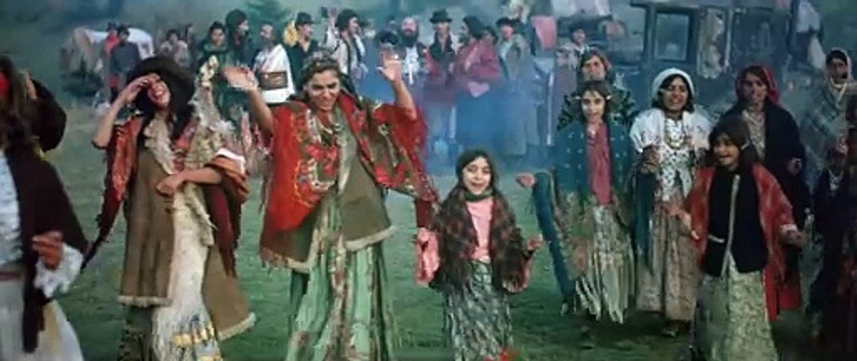 Les Tziganes montent au ciel Bande-annonce VO STFR