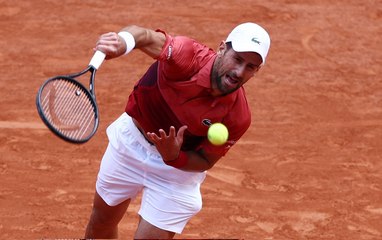 عملية جراحية ناجحة لدجوكوفيتش