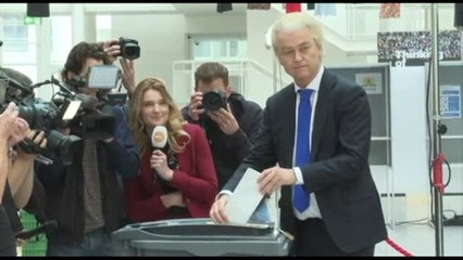 Europee, l'olandese Wilders vota e attacca: "Vogliamo meno migranti"