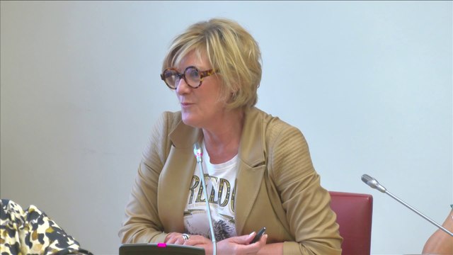 Hôpitaux privés lucratifs : Vous faites de la politique dénonce Céline Brulin