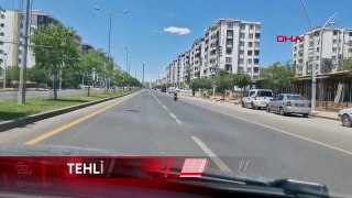 Diyarbakır’da, motosiklet sürücüsünün tehlikeli yolculuğu kamerada