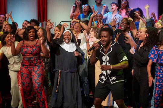 Sister Act 2 turns 30 - Whoopi Goldberg sings with cast