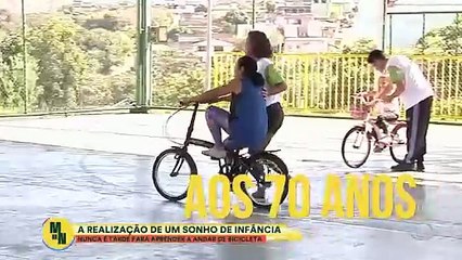 Adultos e idosos realizam sonho de aprender andar de bicicleta em projeto social em BH