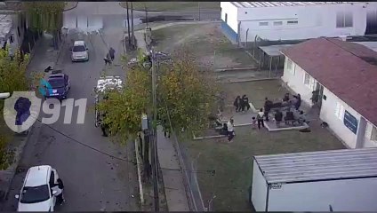 Impactante video un hombre apunalo a un nene de 11 anos que pedi.mp4