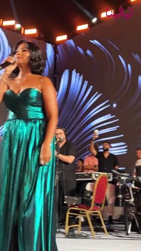 بفستان لامع، روبي تغني وترقص مع باسل سماقية في خطوبة نجلته بحضور عدد كبير من نجوم المجتمع