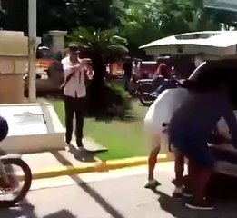 Familiares de hombre que murió en cárcel protestan en Palacio de Justicia Santiago