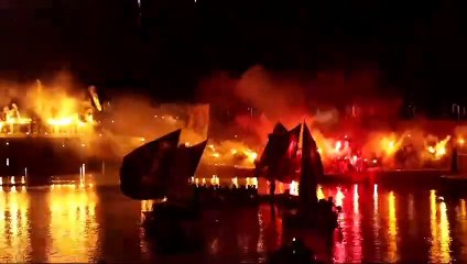 Download Video: Scudetto Inter, la festa infinita: fuochi d?artificio della Curva Nord in Darsena