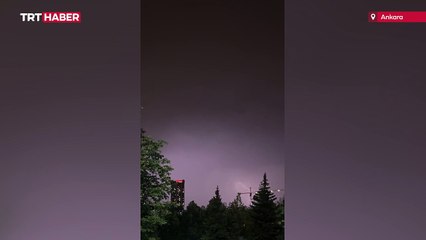 Ankara'da sağanak: Caddeler göle döndü
