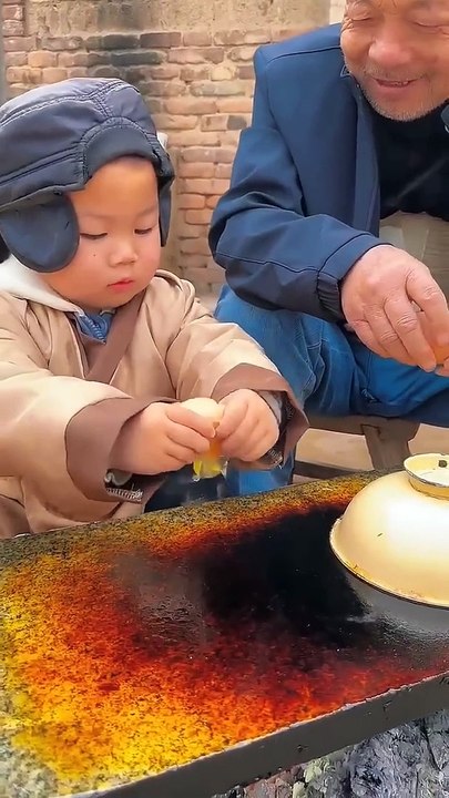 Chinese burger Make breakfast with grandpa