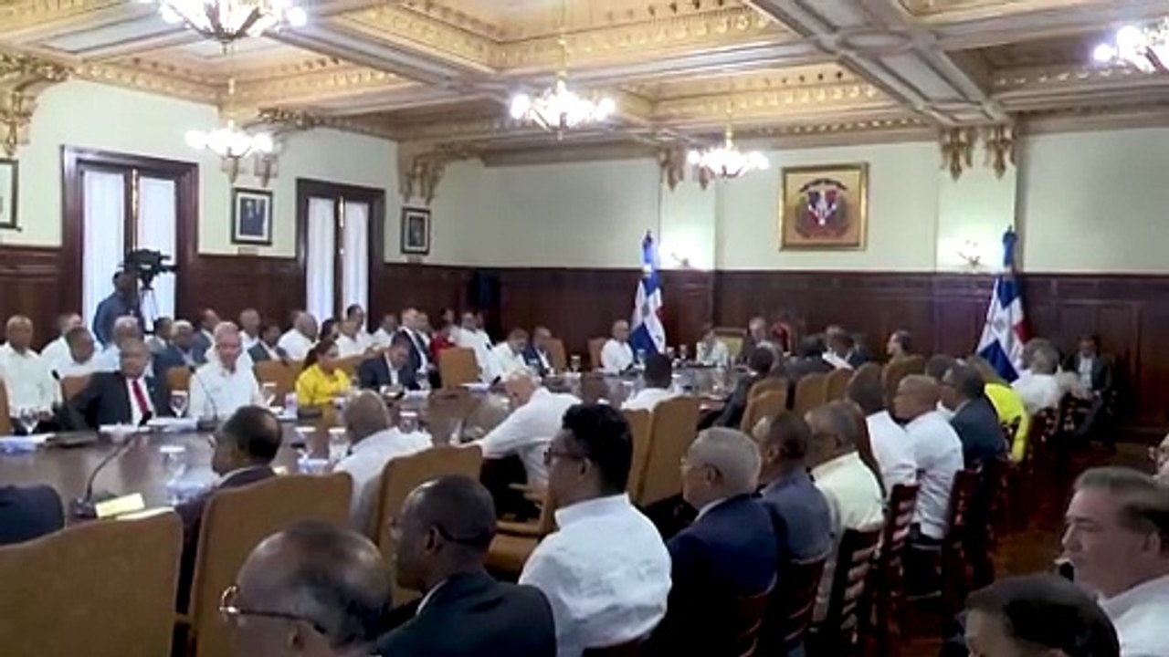 Abinader lidera reunión para abordar reformas y desafíos climáticos