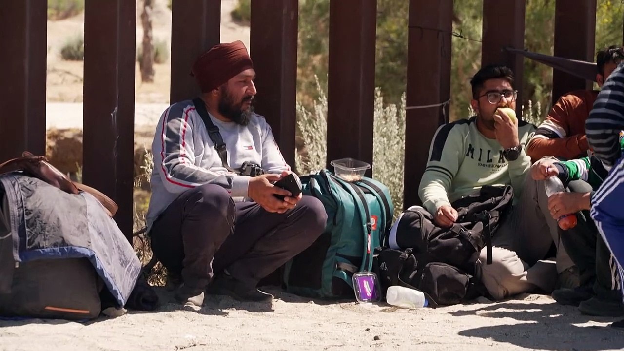 Migrantes continúan cruzando la frontera de EEUU pese a nuevas restricciones de Biden