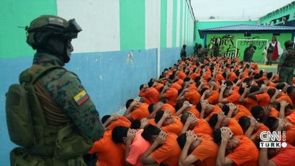 Çok konuşulacak görüntü! Yarı çıplak aranan çete üyeleri bayılıyor