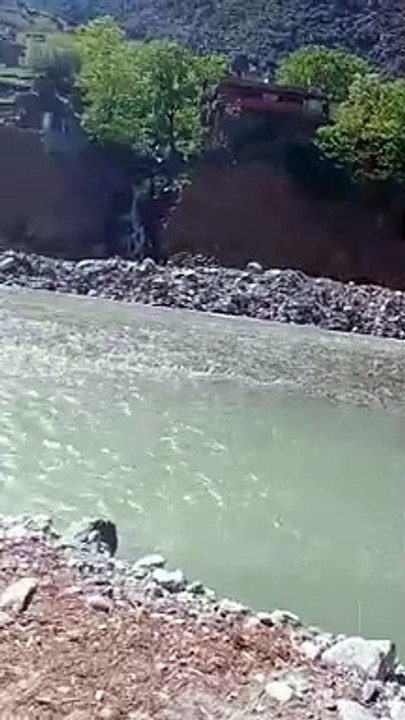WhatsApp Video 0