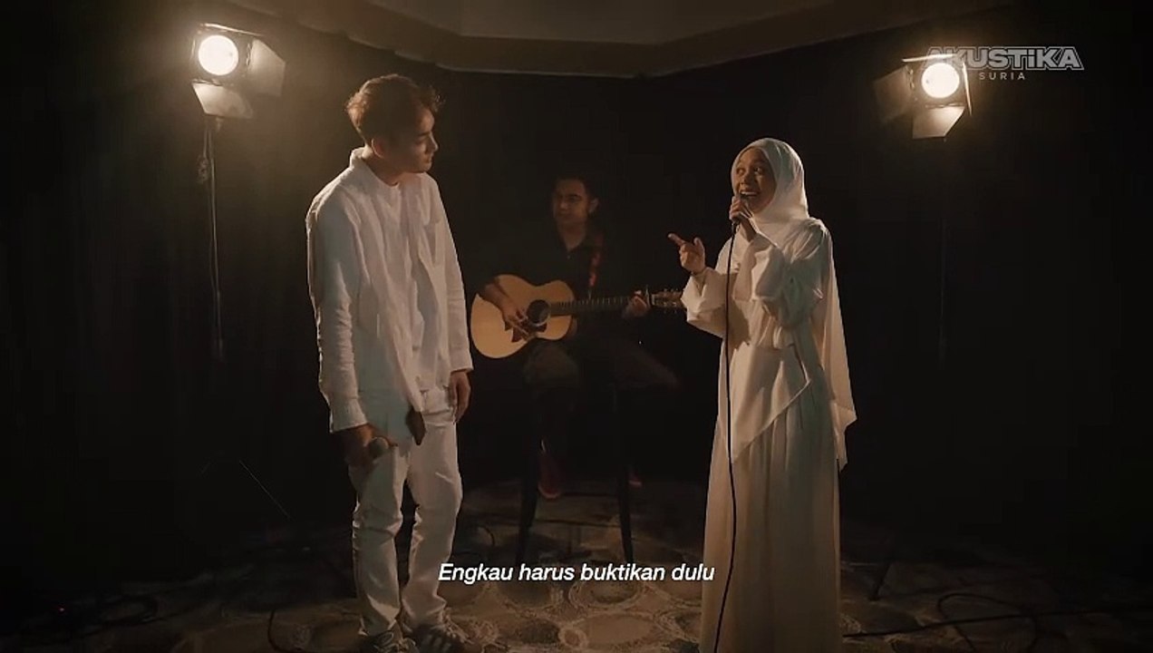 Sarah Suhari & Alfie Zumi- SAH (LIVE) #AkustikaSuria