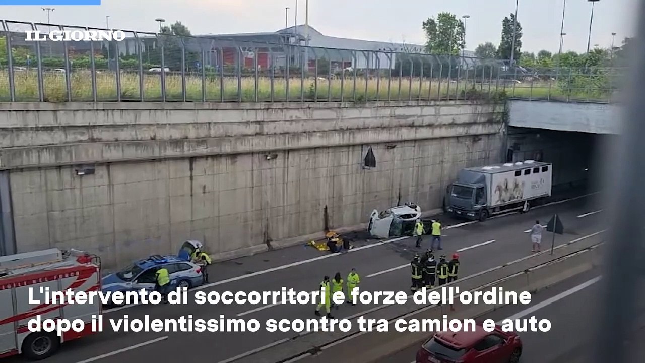 Incidente in Tangenziale Nord, due ragazzi morti e due feriti gravi