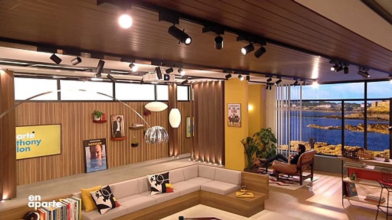 Anthony Delon évoque son regret de n'avoir jamais tourné avec ses parents Nathalie et Alain DelonAnthony Delon dans l'émission "En aparté" sur Canal+