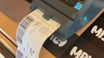 La reacción viral al recibir el primer comentario negativo en su producto que acaba siendo una lección