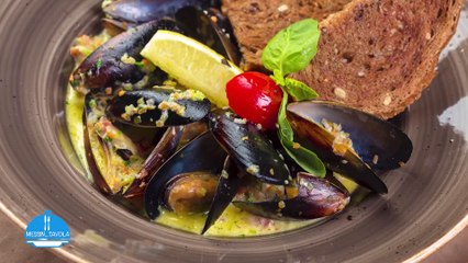 A Messin...Tavola gli spaghetti con le cozze: una tradizione... vincente. A Gianmarco Carnevale la settima sfida