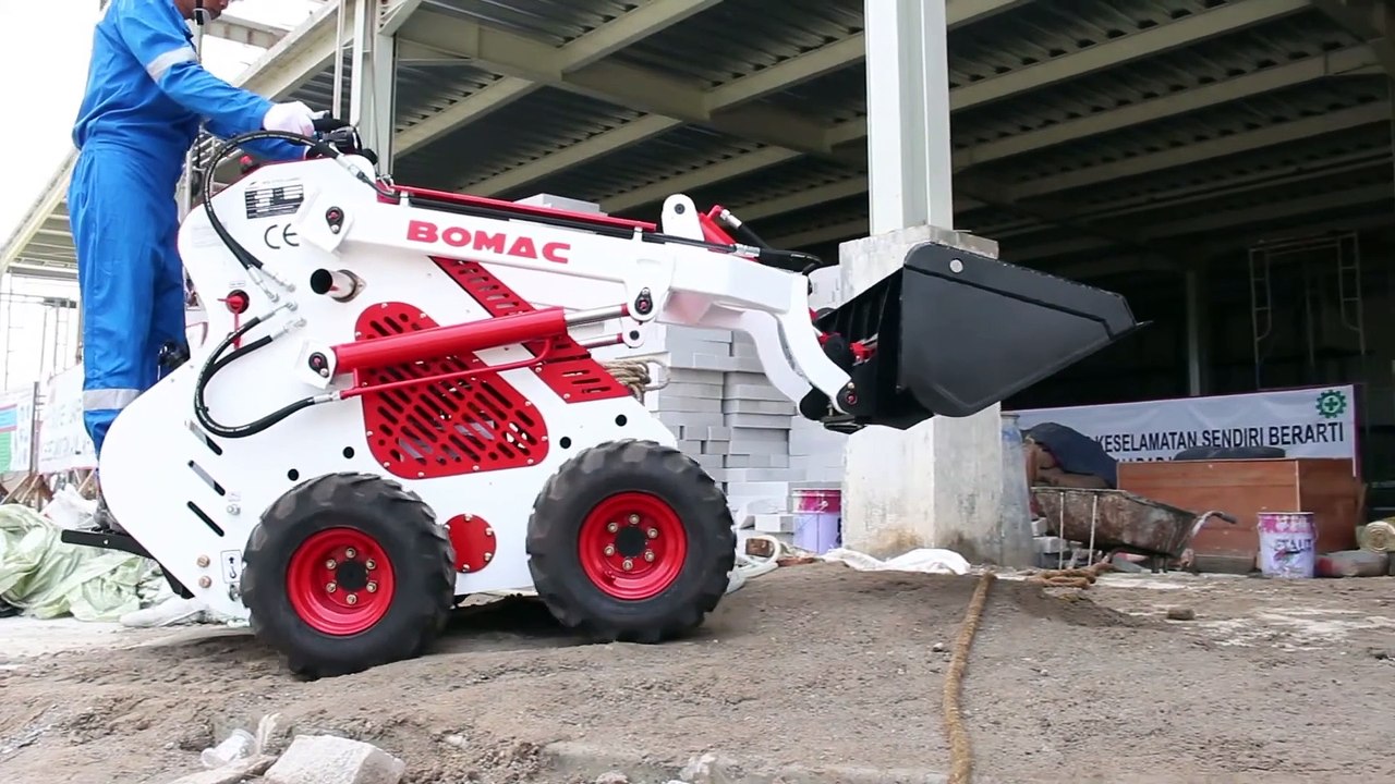 HEAVY DUTY MINI SKID STEER LOADER - BOMAC MINI SKID STEER LOADER