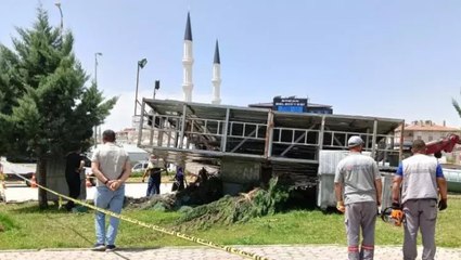 Durakta beklerken üzerine pano düşen genç hayatını kaybetmişti... Ankara Valisi Vasip Şahin’den açıklama