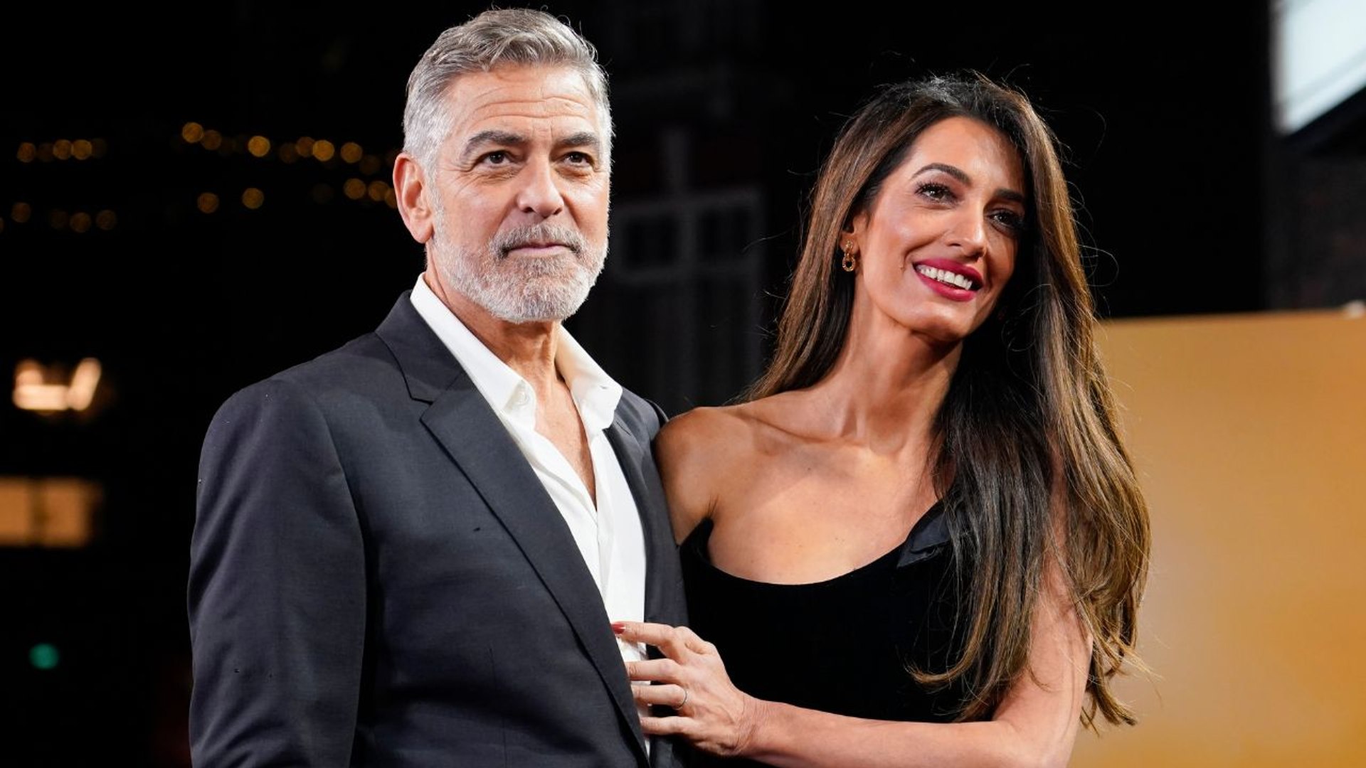 George Clooney llama a Biden para defender a su mujer ante Netanyahu