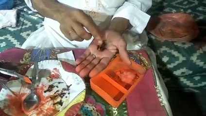 Billi Ki Jer Ke Fayde |Cat Giving Birth to | Billi ki jhal ko Ghar me Rakhne Ka tareeqa Tauqeer  34