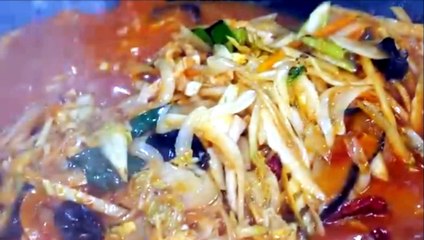 Mie seafood pedas, makin pedas makin mantab