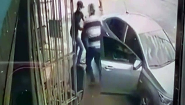 Homens tentam sequestrar empresário em Salvador, mas vítima luta e consegue escapar