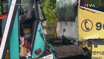 Sebelum Kecelakaan Maut, Penumpang Terlempar dari Trem