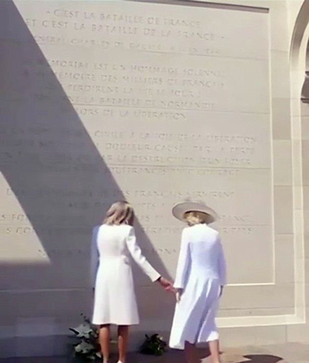 - Donne moi ta main ️  - Non, je ne veux pas ! - Si ! Donne !! - Lâche moi, je n’ai pas envie  - Ok  ok  Recueillons nous en paix alors  - Bein non, ça aussi je n’ai plus envie : je me casse !
