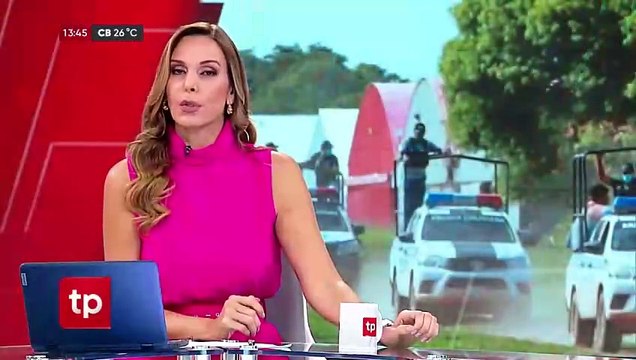 Dos sujetos en motocicleta persiguen a un hombre y le disparan; testigos dicen que se escucharon seis disparos