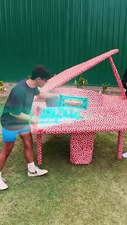 Guess_The_Gift,_Keep_It(1080p)
