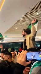 Medipol Üniversitesi'ndeki yabancı öğrenciler Özgür Suriye Ordusu ve başka birçok bayrakla dans edip eğlendi